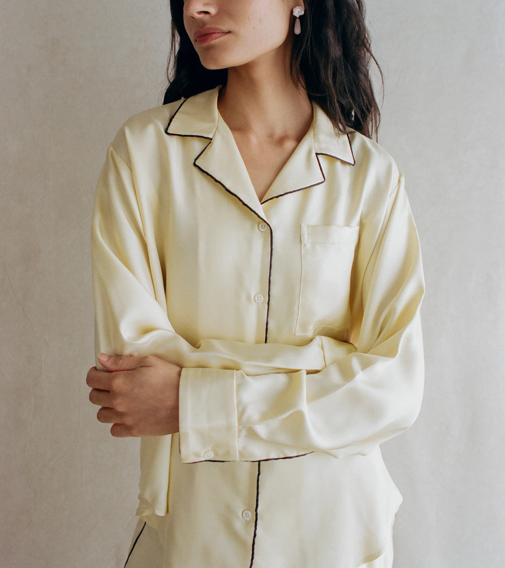 Notched Collar Shirt Piped Silk Twill in Butter by Comme Si