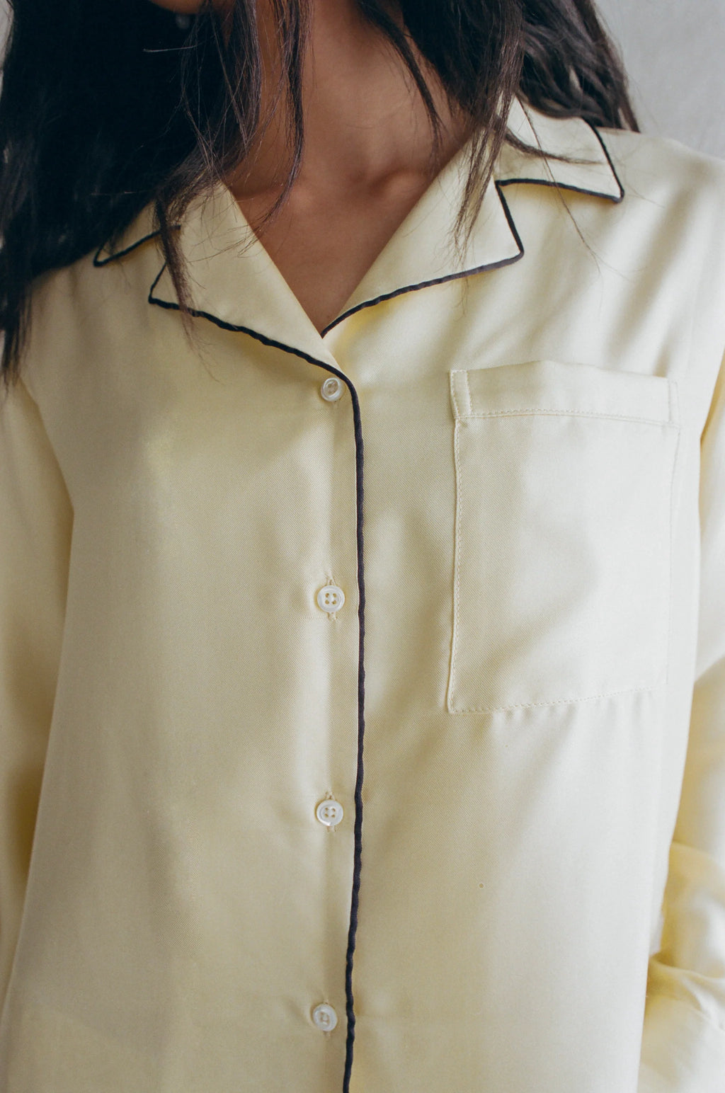 Notched Collar Shirt Piped Silk Twill in Butter by Comme Si